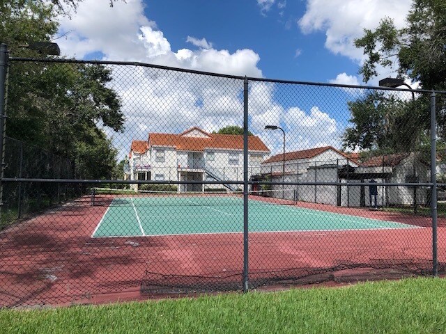 Tennis court - 2556 Woodgate Blvd