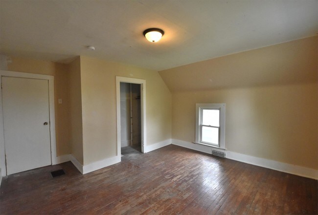 Building Photo - 826 7th St SW