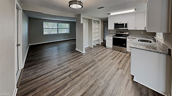 Building Photo - 3 br, 1 bath House - 4949 Lake Ridge Lane