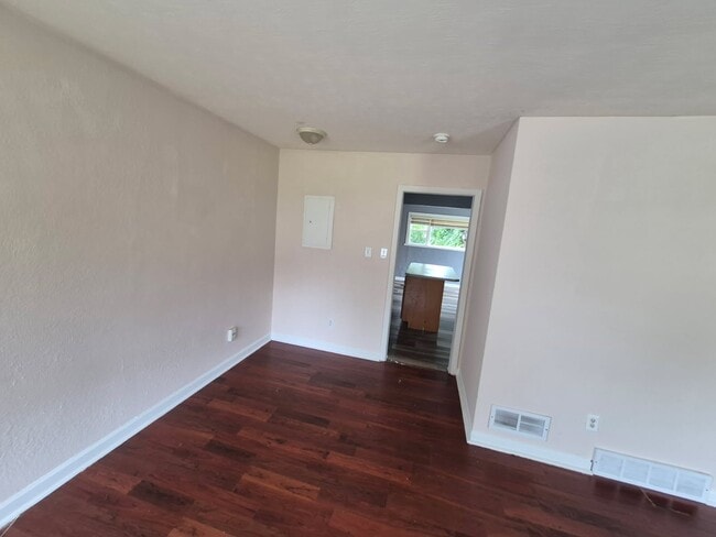 Building Photo - 1813 Ransburg Ave