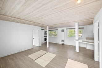 Building Photo - 231 W Canada
