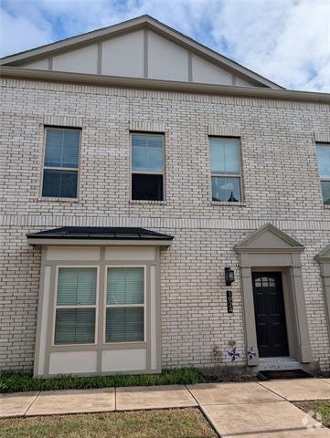 Building Photo - 1924 Bel Air Dr