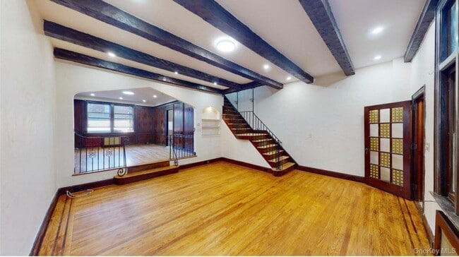 Foto del edificio - 90-09 68th Ave