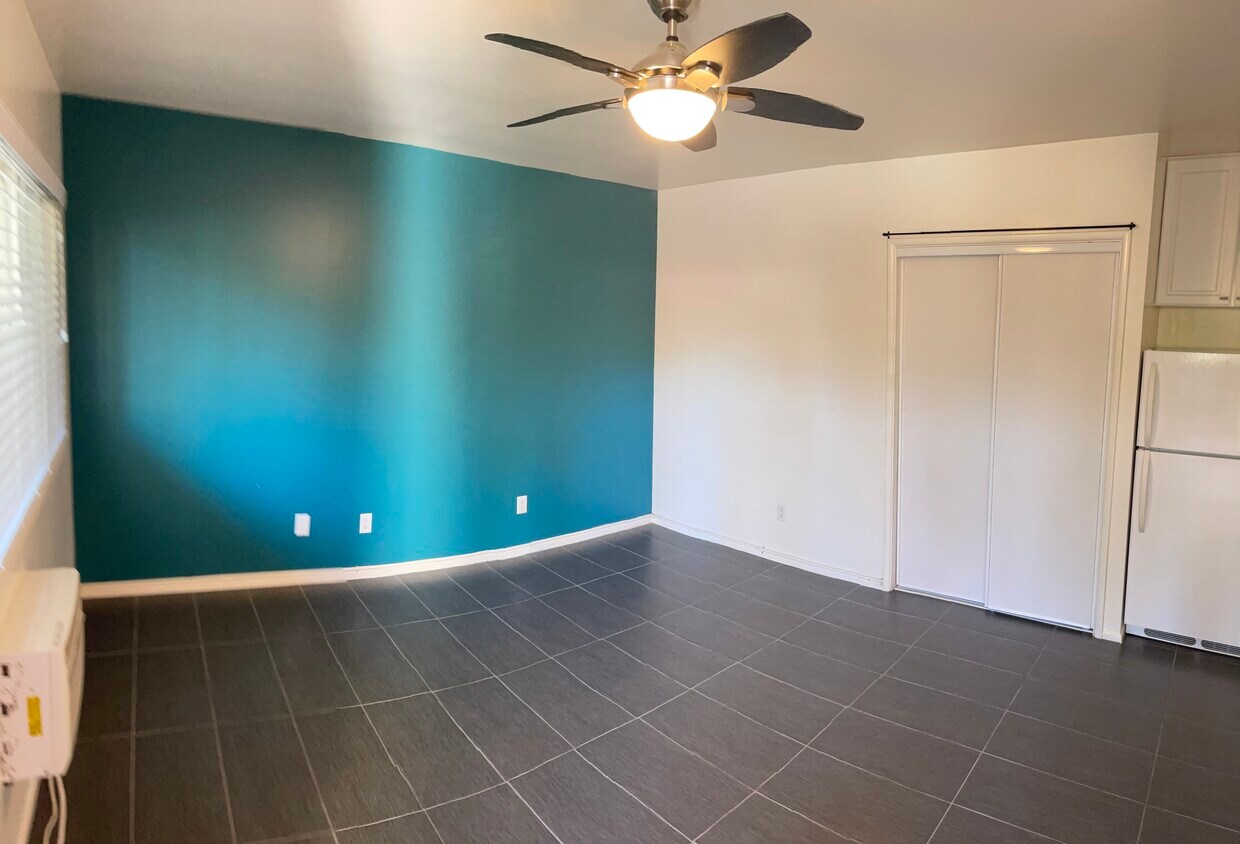 Foto principal - 650 E Palm Canyon Dr