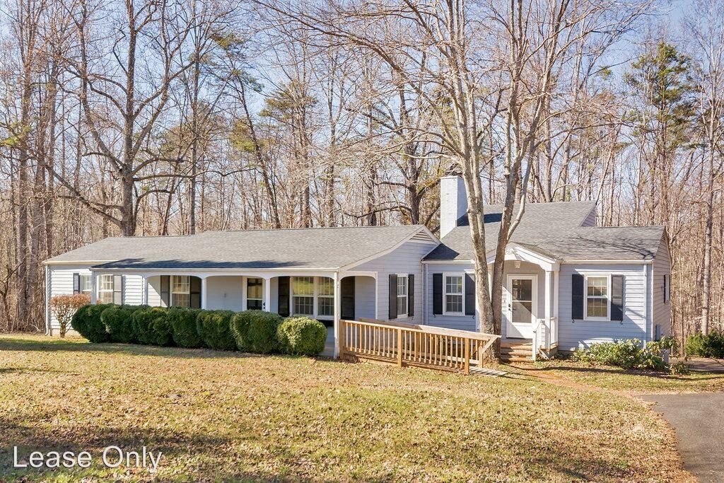 Primary Photo - 3318 Horseshoe Bend Rd