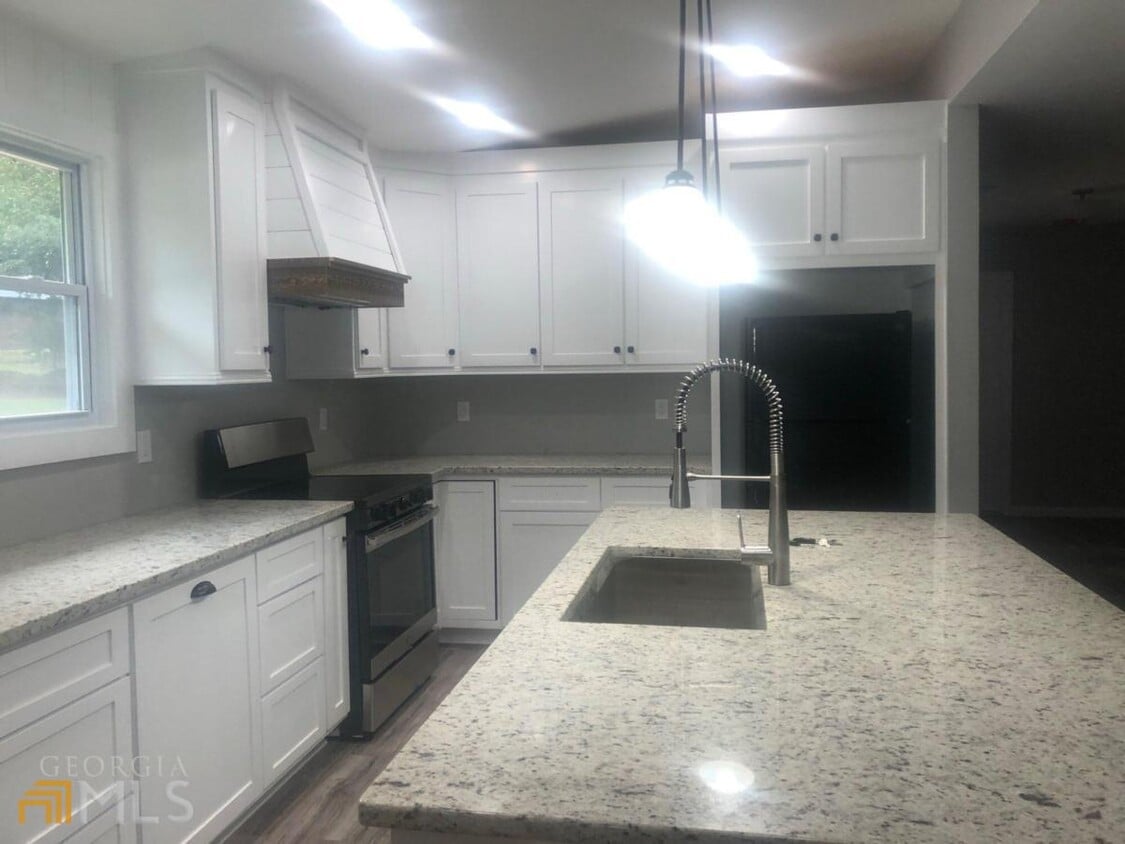 4310 Bouldercrest Rd, Ellenwood, GA 30294 House Rental in Ellenwood