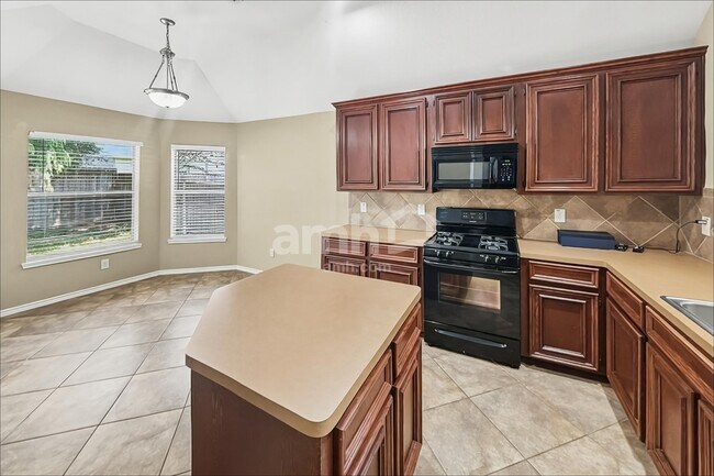 Foto del edificio - 2411 Morgan Ridge Ln