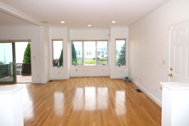 Foto del edificio - 141 Grovers Ave