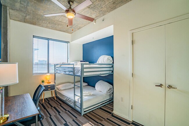 Foto del edificio - 333 E Roosevelt St