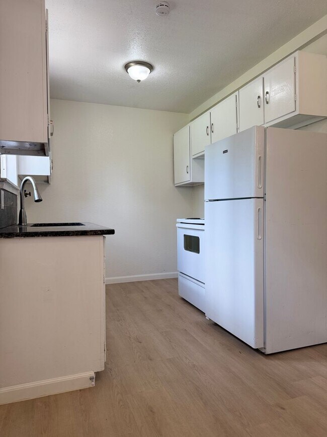 Foto del edificio - 2412 E St Vrain St