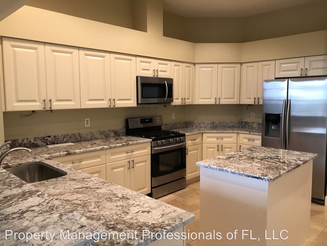 Building Photo - 4 br, 3 bath House - 805 Live Oak Ter
