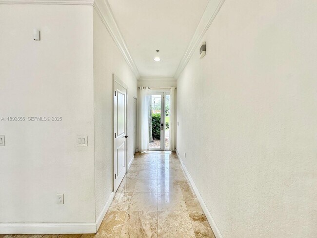 Foto del edificio - 813 SE 18th Ct