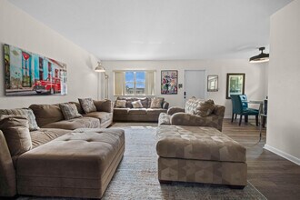 Building Photo - 336 Brittany Ave