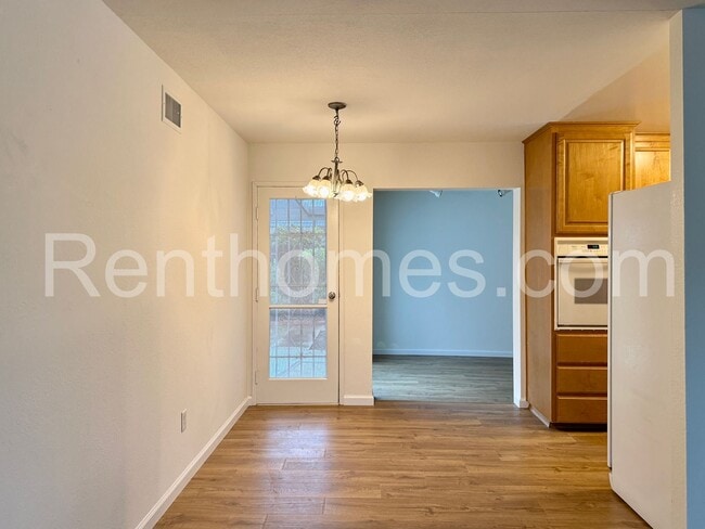 Building Photo - 5511 Chandler Dr