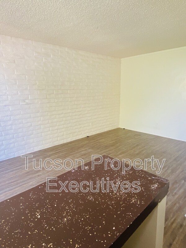 Building Photo - 20 N Leonora Ave