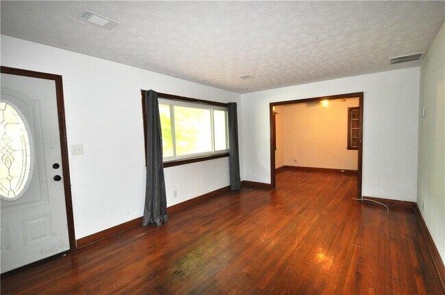 Building Photo - 486 Pegg Rd SW