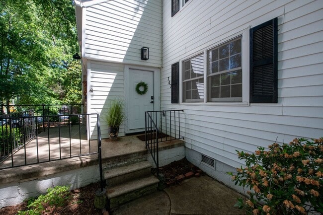 Building Photo - 707 Wade Ave