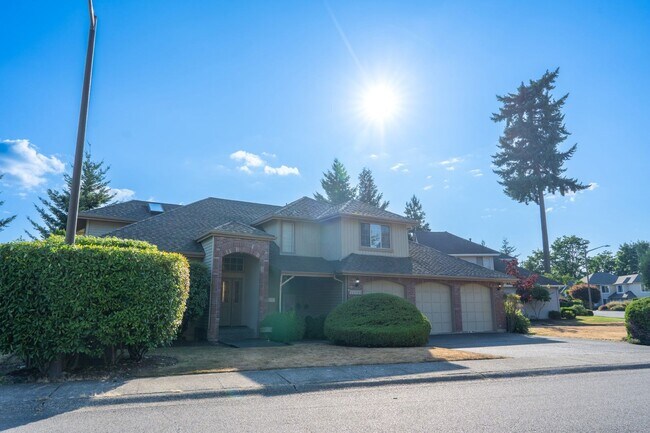 Foto del edificio - 3Bd/2.5Ba Bellevue House( Newport Hill)