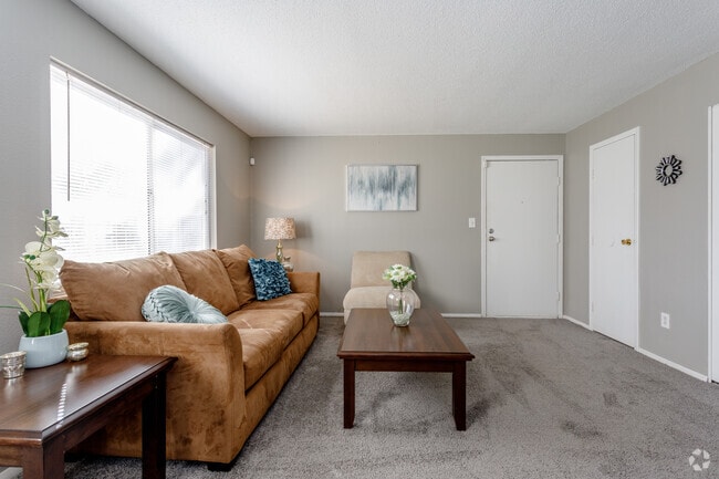 2HAB, 1BA - Spruce - Timberline Apartments and Townhomes