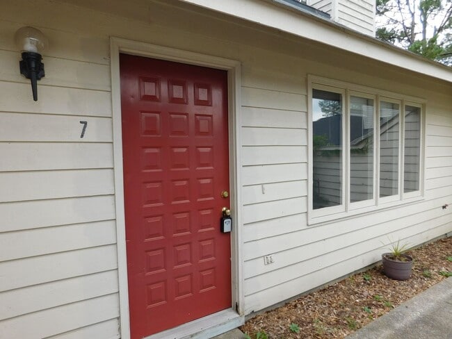 Building Photo - 7 Pillory Cir