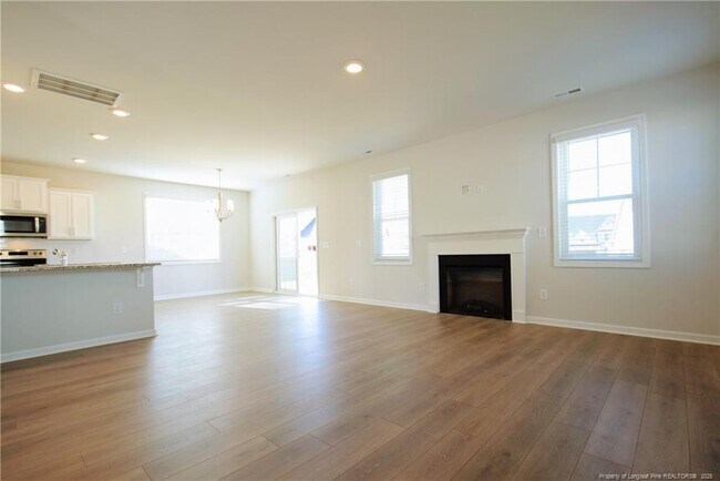 Foto del edificio - 331 Brentmoor Dr
