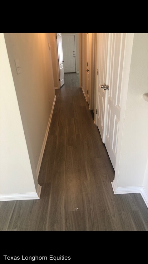 Building Photo - 205-207 Robin St