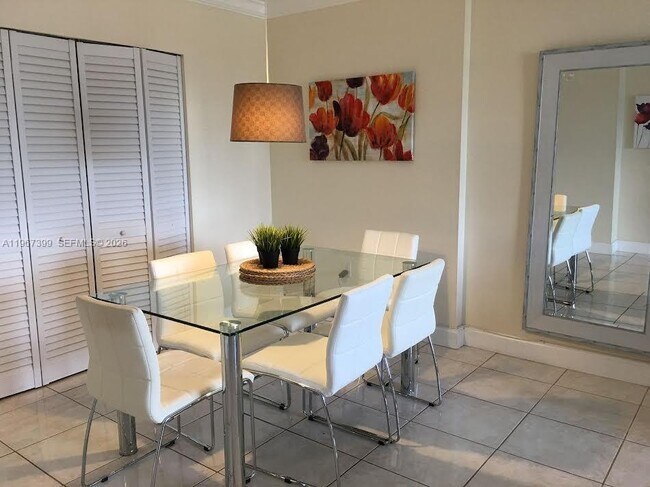 Foto del edificio - 400 Kings Point Dr