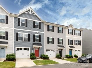 Building Photo - 2101 Langer St