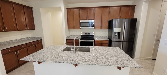 Kitchen - 9502 E Static Ave