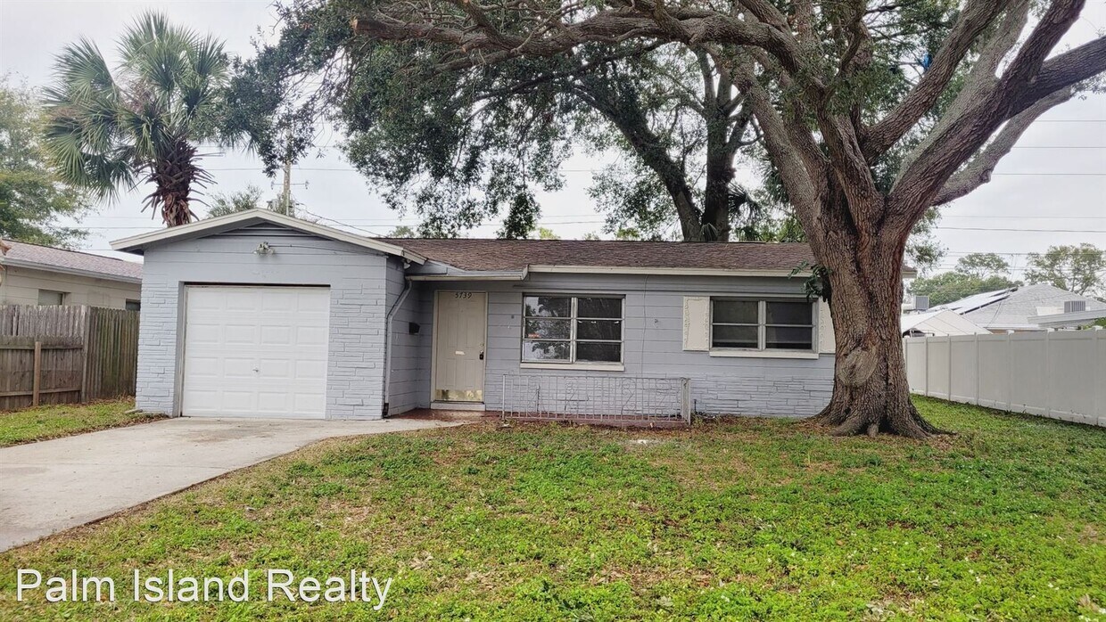 2 br, 1 bath House 5739 Dartmouth Ave N House Rental in Saint