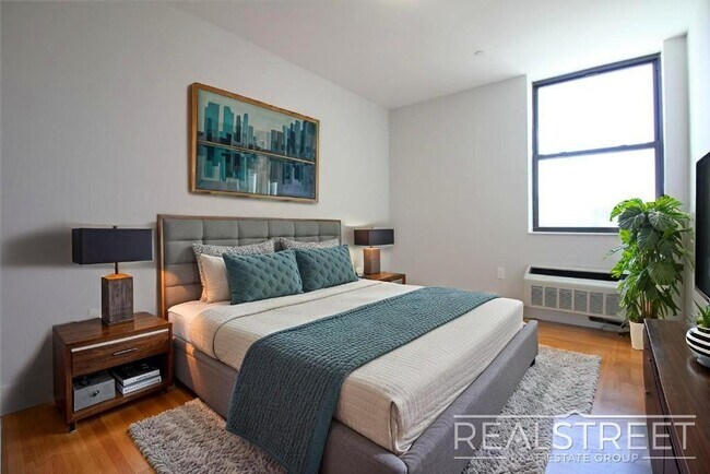 Foto del edificio - LUXURY 3 BR in Queens!
