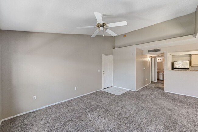 Foto del edificio - 555 E Silverado Ranch Blvd