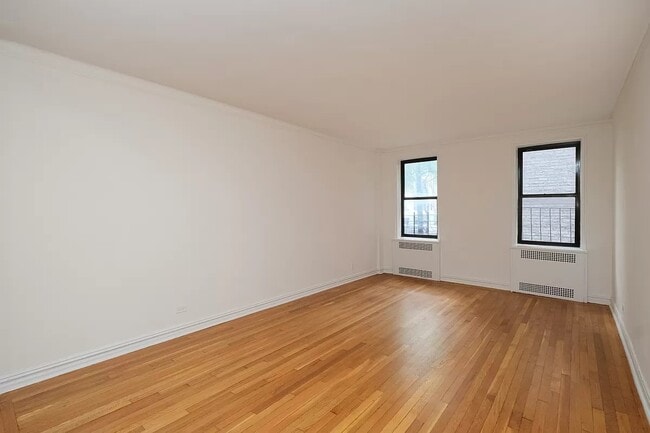 Foto del edificio - 55 E 190th St