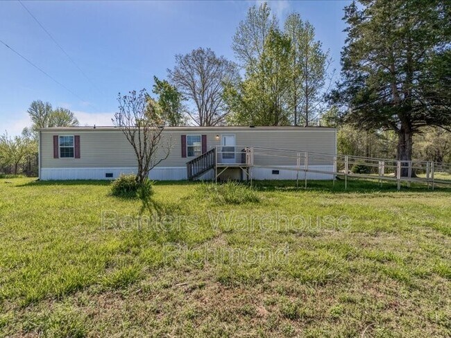 Building Photo - 3121 Military Rd