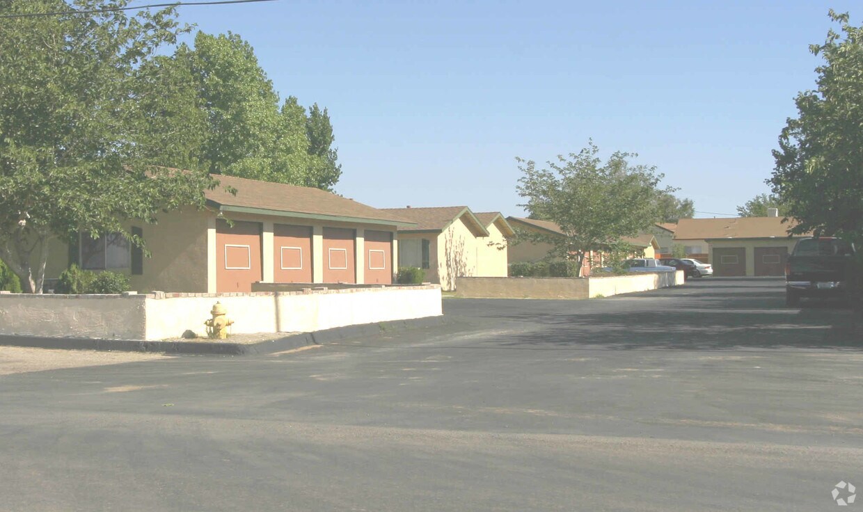 Foto del edificio - Crippen Avenue Apartments