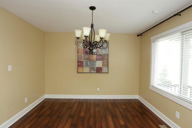 Building Photo - 1051 Chinoe Rd