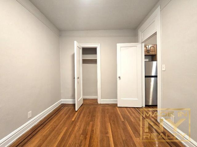 Foto del edificio - 1 bedroom in ASTORIA NY 11106