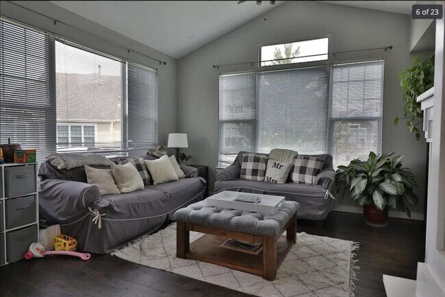 Foto del edificio - 2550 Winding River Dr