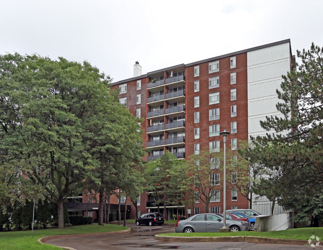 555 Berkshire Apartments 555 Berkshire Dr London, ON