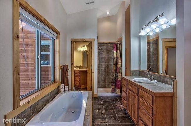 Building Photo - 4 br, 2 bath House - 3606 S Upper Truckee Rd