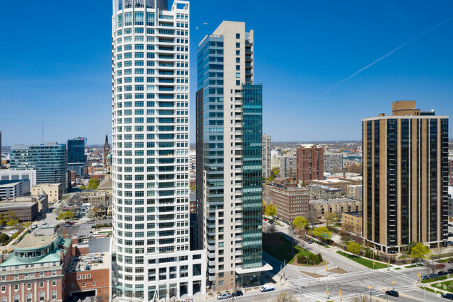 Building Photo - Kilbourn Tower