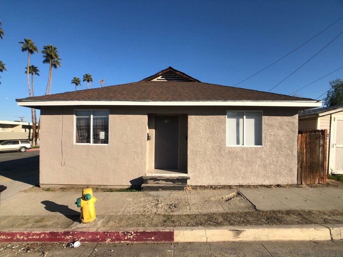 616 5th St Unit 616 5th Street Apt B, Taft, CA 93268 Room for Rent in