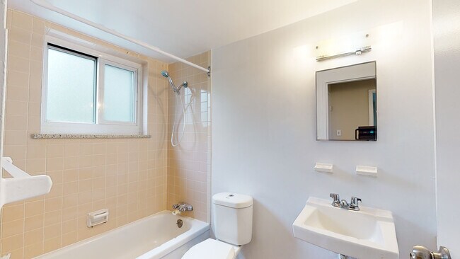 Building Photo - 11 Catalina Dr