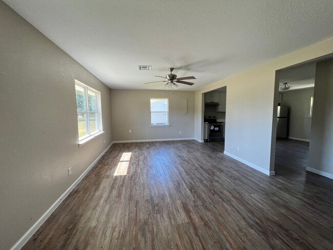 Building Photo - 2854 LA-14