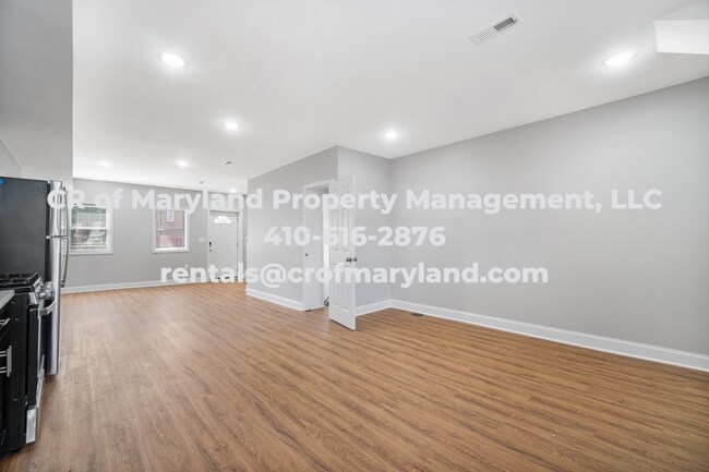 Building Photo - Welcome to your new home! $1000 off move i...