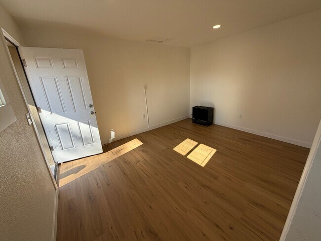 Foto del edificio - 2.2 Miles to Oregon Tech and Sky Lakes Medical Center! Freshly renovated 1bdrm that includes ELEC...