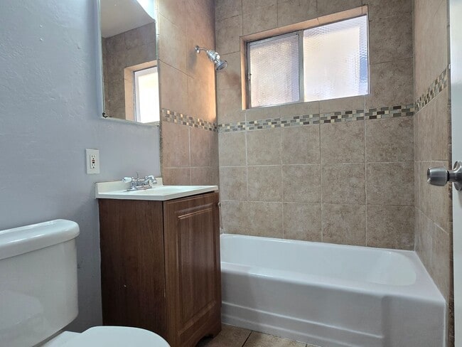 Foto del edificio - 452 S 4th St