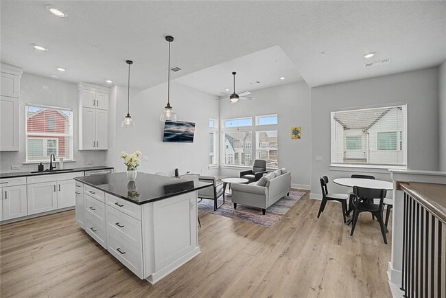 Building Photo - 2930 Moreno St