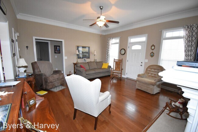 Building Photo - 3 br, 2 bath House - 2359 Ellsworth Drive
