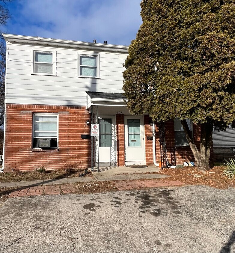 Foto principal - 3031 Douglas Rd